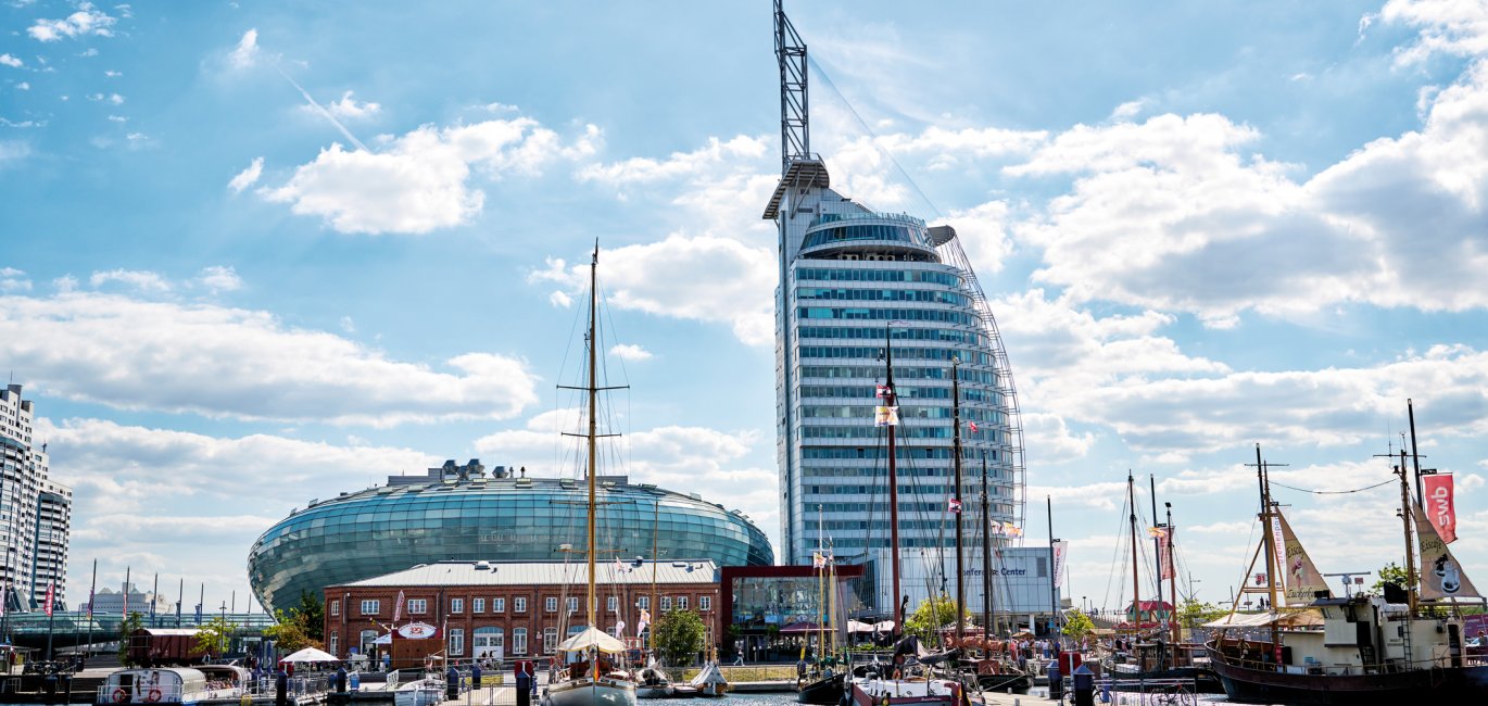 Bremerhaven: Neuer Hafen mit dem Klimahaus © DZT/Florian Trykowski