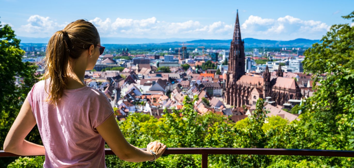 Blick über Freiburg © Simon - stock.adobe.com
