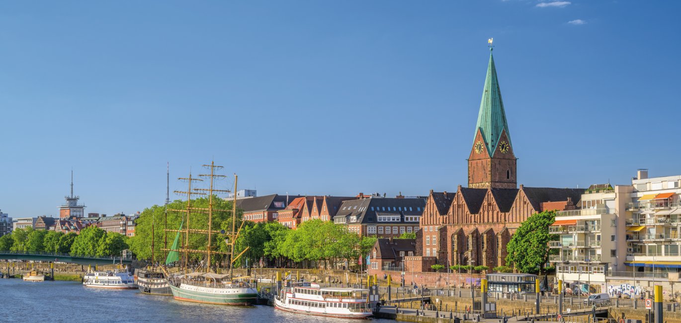 Weserpromenade Schlachte © tichr - stock.adobe.com