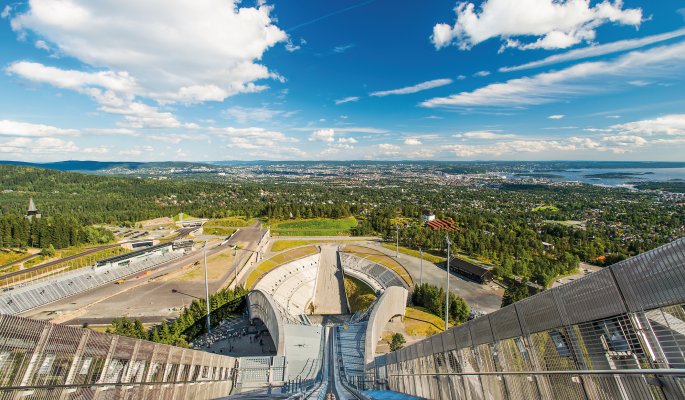 Traumhafter Blick vom Holmenkollen auf Oslo © nanisimova-stock.adobe.com