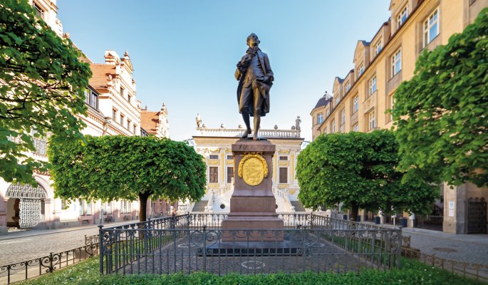 Goethe Denkmal vor der alten Handelsbörse in Leipzig © js-photo-stock.adobe.com