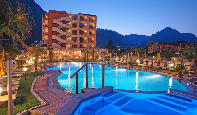 Tonelli Hotel Savoy-Palace