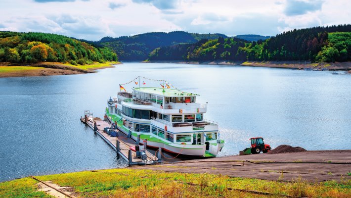 Ausflugsschiff am Biggesee © EKH-Pictures - stock.adobe.com