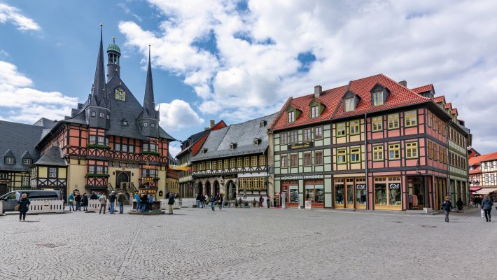Marktplatz und Rathaus in Wernigerode © Mistervlad - stock.adobe.com