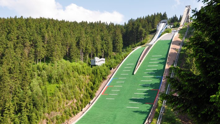 Sprungschanzen im Kanzlersgrund bei Oberhof © Henry Czauderna - stock.adobe.com